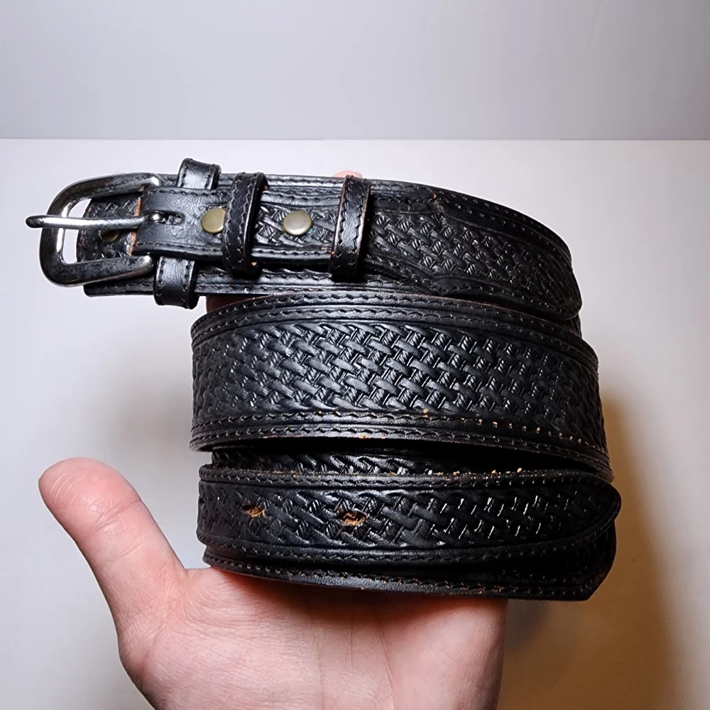 Silver Creek Collection Leather Belt Size 32